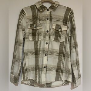 Women’s Plaid Button-Up Flannel Shirt